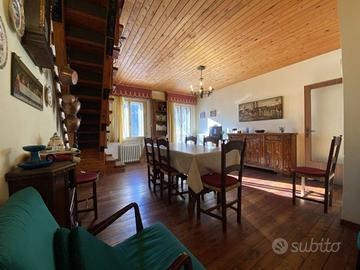 Villa di 168 m² con 5 locali e box auto a Auronzo 