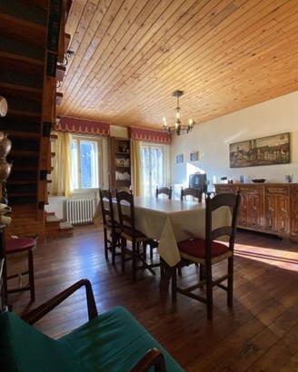 Villa di 168 m² con 5 locali e box auto a Auronzo 