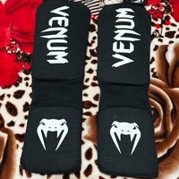 Parastinchi e piedi Venum