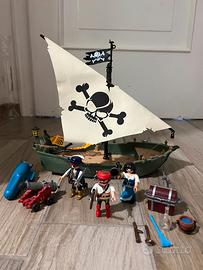 Playmobil Nave dei Pirati con motore funzionante