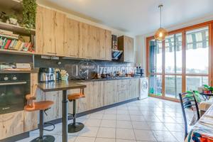 BILOCALE LUMINOSO CON BOX E CANTINA