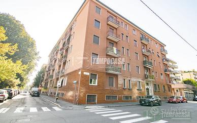 TRE LOCALI RISTRUTTURATO PRONTO DA ABITARE