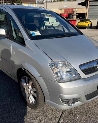 OPEL Meriva 1.6 16V Cosmo senza nessun lavoro da