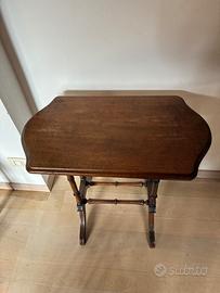 Tavolino in legno