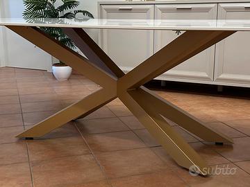 Tavolo da salotto modello spider