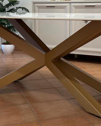 Tavolo da salotto modello spider