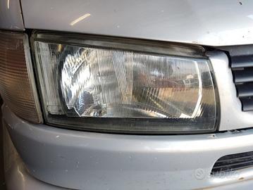 Proiettore destro VOLKSWAGEN CARAVELLE del 1996