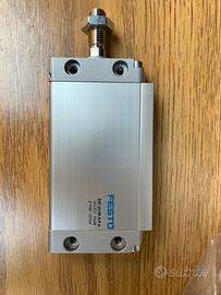 Cilindro pneumatico FESTO DZF 25 40 APA 161252