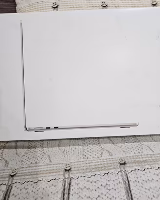 Macbook air 13 m5 anno 2026 16 giga 1Tb ssd