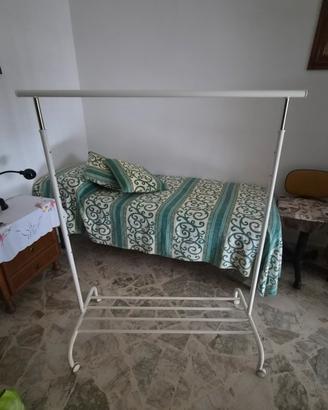 Stand appendiabiti regolabile in altezza