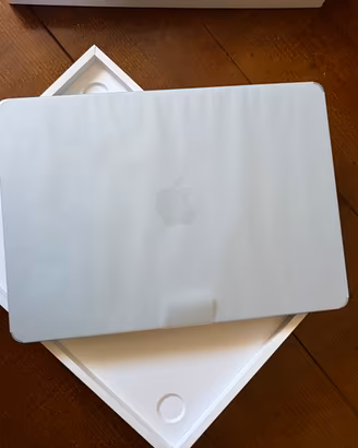 Apple macbook Air M5
