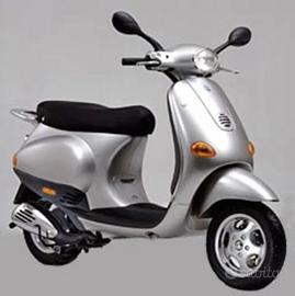 PIAGGIO VESPA 50 ET 2 RICAMBI