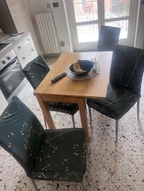Tavolo con 4 sedie