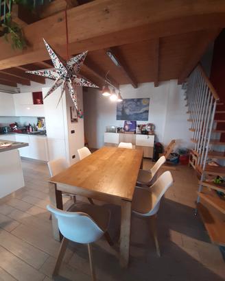 Tavolo da pranzo allungabile con 6 sedie