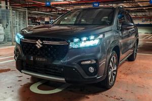 SUZUKI S-CROSS TRIFUEL benzina elettrica GPL Nuova