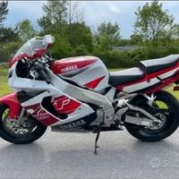 Yamaha YZF 750 R