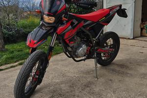 MOTARD FANTIC 125 