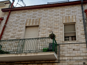 Appartamento in terra tetto bifamiliare