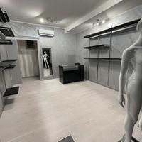 Stigliatura negozio abbigliamento