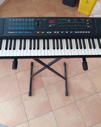 pianola Roland E-15 Intelligent Synthesizer 