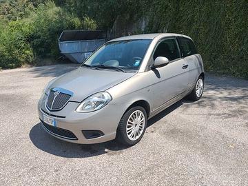 Lancia Ypsilon 1.2 69 CV Argento