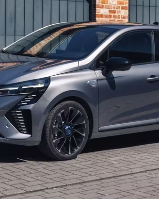 Nuova Renault Clio 2024 restayling per ricambio