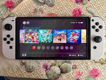 Nintendo Switch OLED Bianca come nuova + accessori