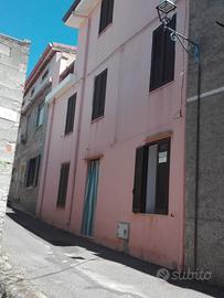 Casa a schiera da ristrutturare