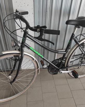 Bici da città 28" doppio cambio luci portapacchi