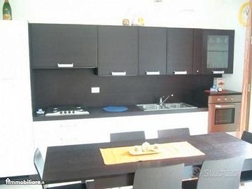 Cucina in con credenza in omaggio