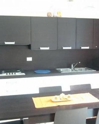 Cucina in con credenza in omaggio