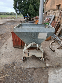 Spandiconcime zincato 400 lt