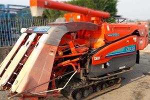 Mietitrebbia Kubota SR30