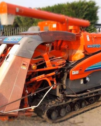 Mietitrebbia Kubota SR30