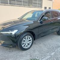 VOLVO XC60 B4 (d) Geartronic Momentum HYBRID/DIE