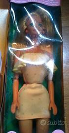 bambola barbie riviera +ultimi 5 vestiti nuovi