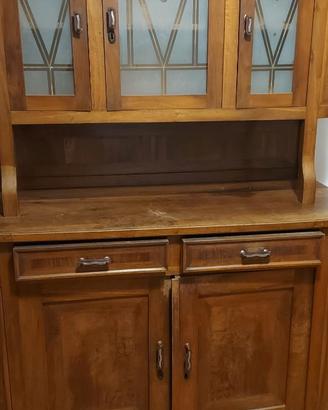 credenza con vetrine