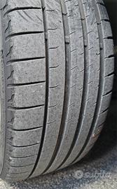 Bridgestone 225 40 18