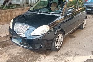 Lancia y