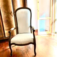 Due poltrone spalliera alta