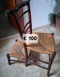 Inginocchiatoio in legno e paglia