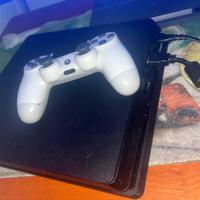PS4 slim 1 TB nuova con nessun difetto + accessori