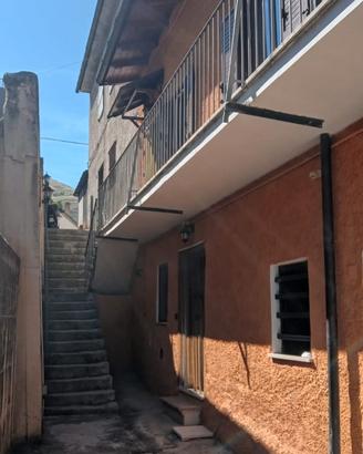 Casa semindipendente con corte esterna privata
