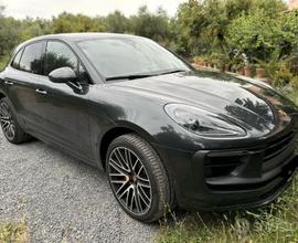 PORSCHE Macan - 2022