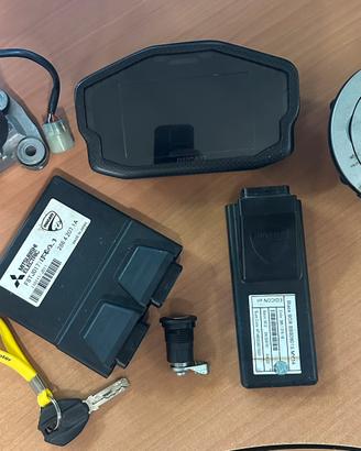 Kit blocchetto strumento e centralina Ducati 1199