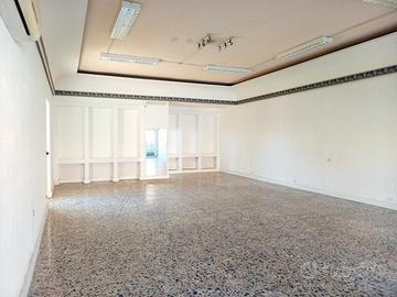 Ampio locale in pieno centro