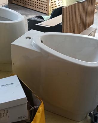 Sanitari a triangolo