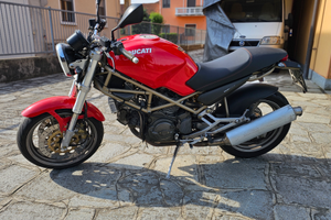 Ducati Monster 750