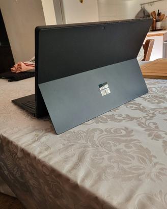 Microsoft Surface Pro 7 (i5 - 256gb SSD - 8GB ram 