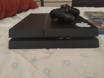 PS4 500GB + 3 giochi + controller – Ottime C